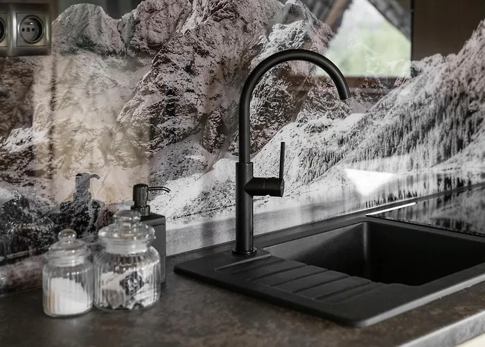 شقة W Chmurach كوشتيليسكا