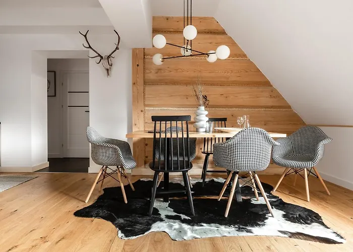 W Chmurach كوشتيليسكا