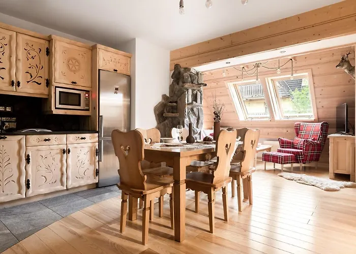 شقة W Chmurach كوشتيليسكا